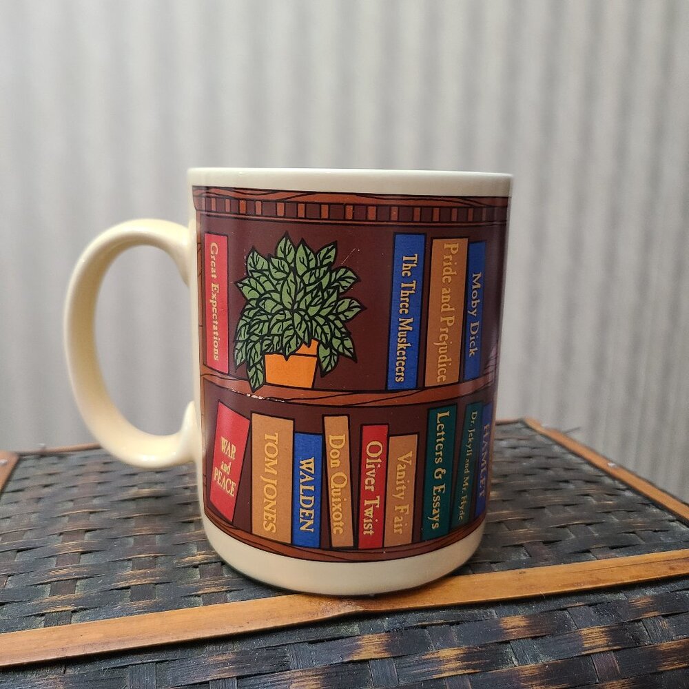 VTG Papel Freelance Classic Books Coffee Tea Mug Cofee Cup Brown Multicolor